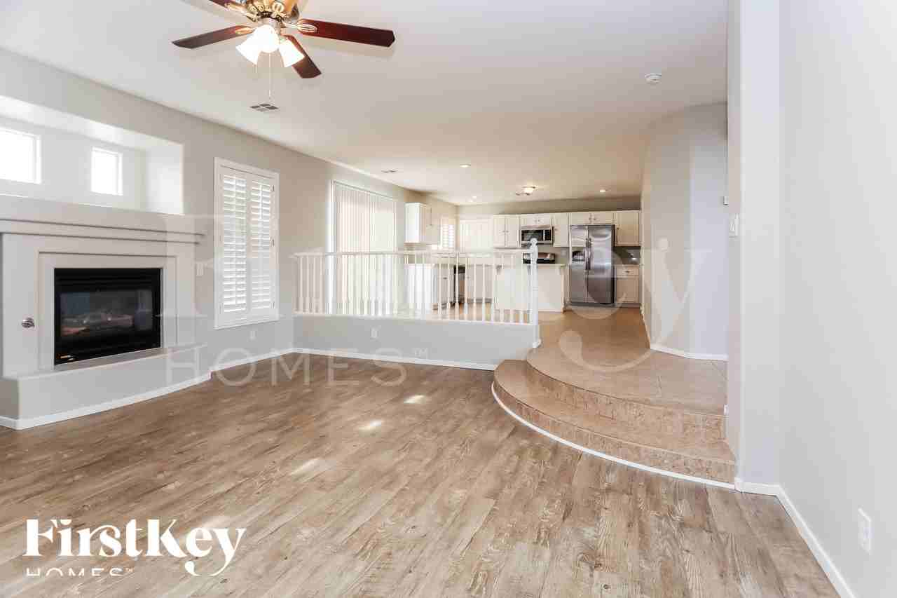 8645 Radiant Ruby Ave - Photo 5 of 18