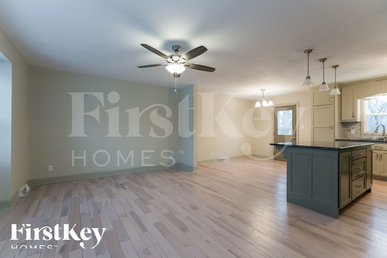 16512 Greenwald Dr - Photo 3 of 18