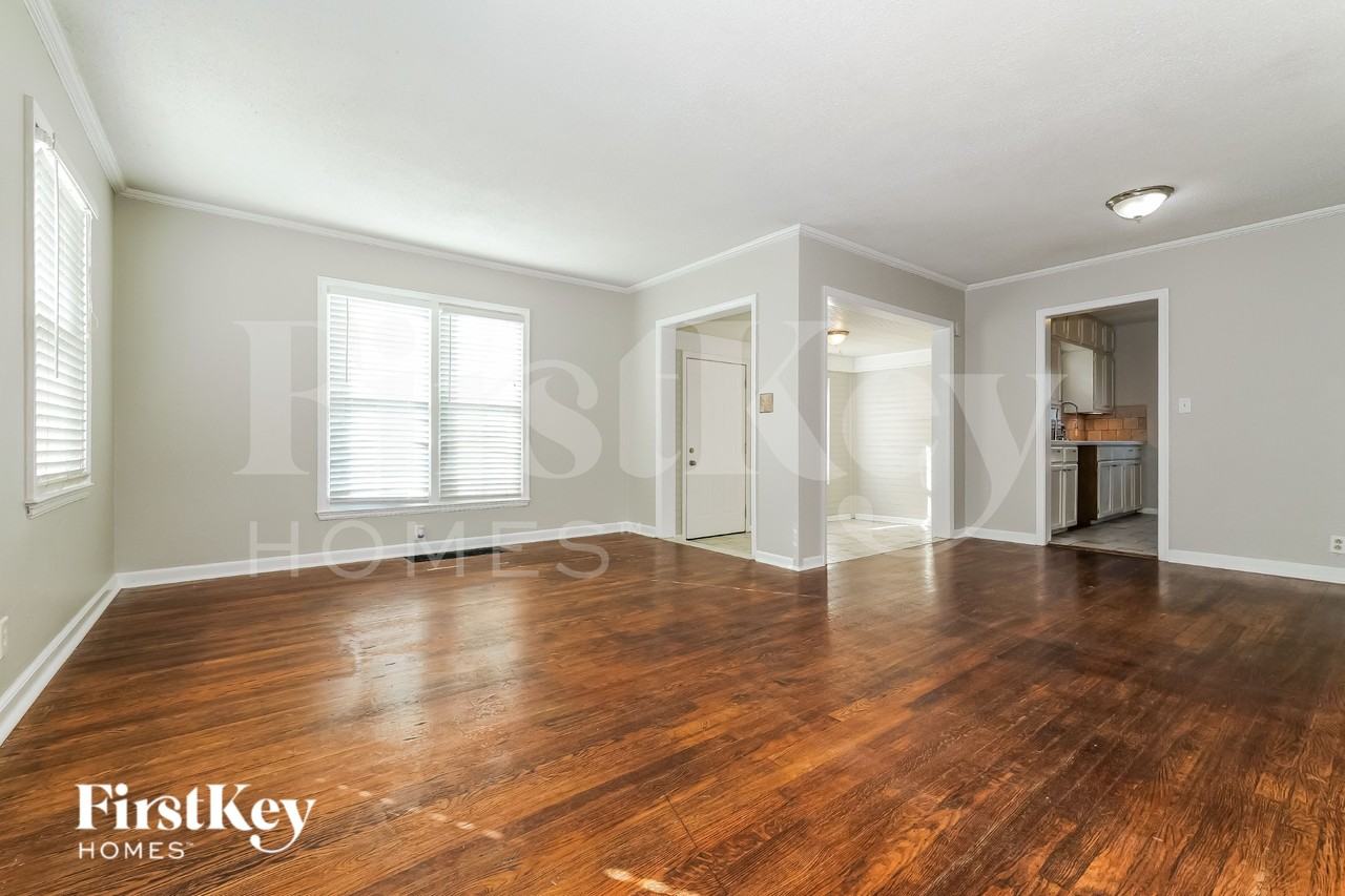 9058 E 66th Ter - Photo 3 of 19