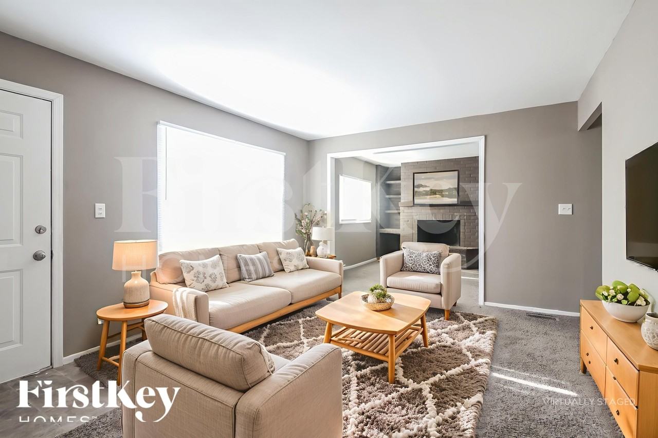 6720 E 42nd St - Photo 3 of 18