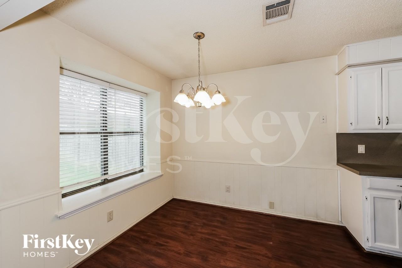 6525 Constitution Dr - Photo 6 of 19