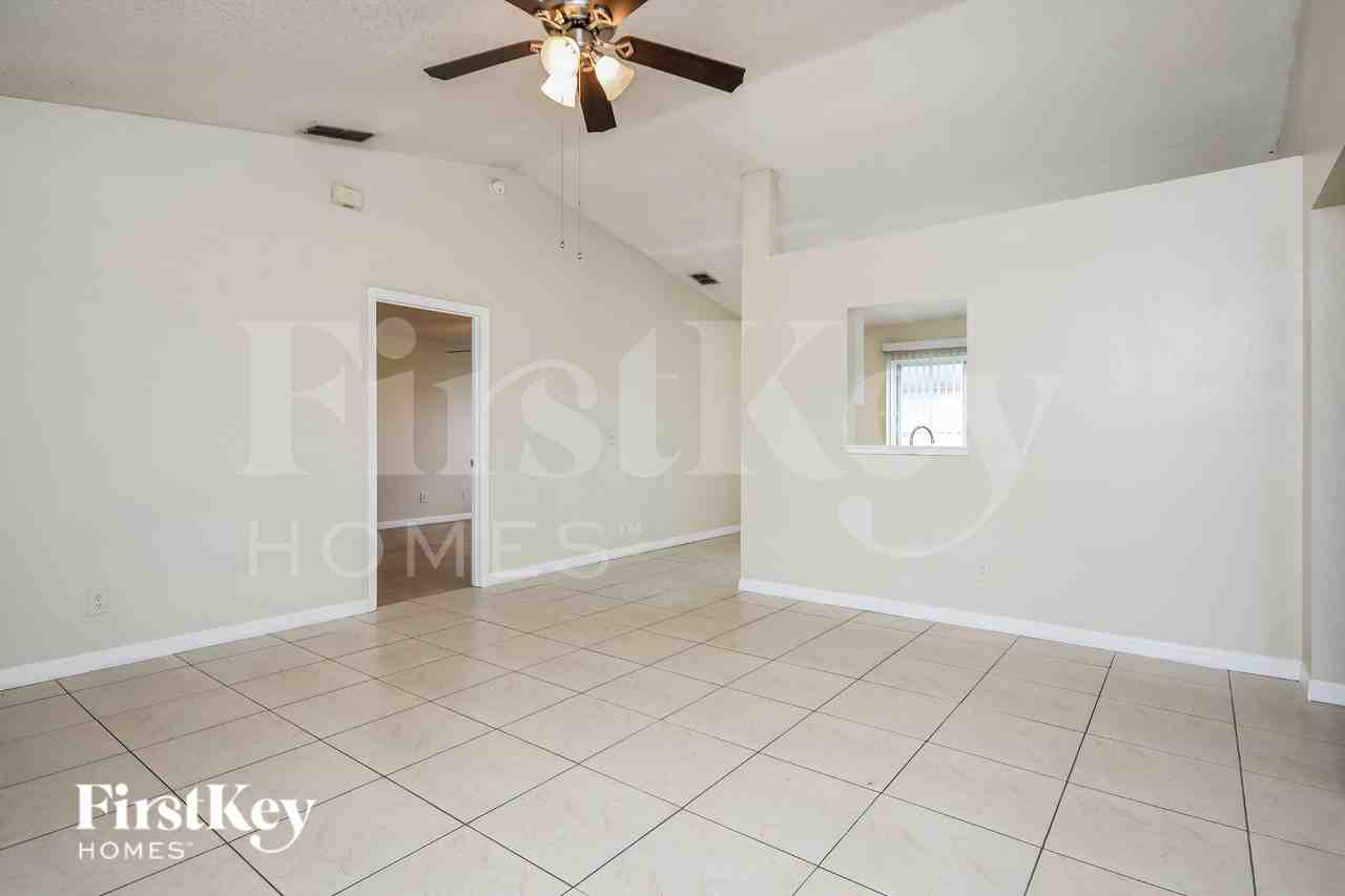 646 Crane Dr - Photo 6 of 20