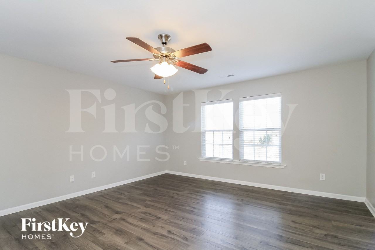 5615 Misty Hill Cir - Photo 3 of 15