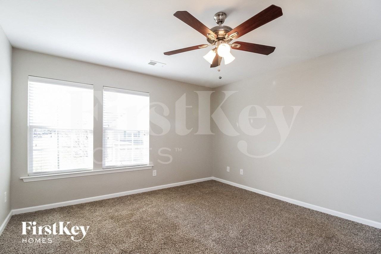 5615 Misty Hill Cir - Photo 7 of 15