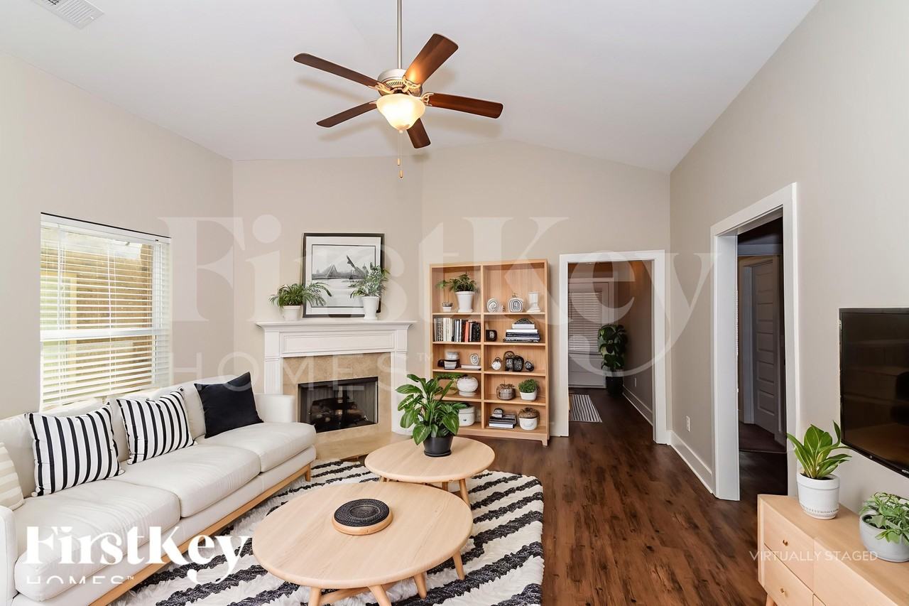 5521 Park Side Rd - Photo 3 of 18