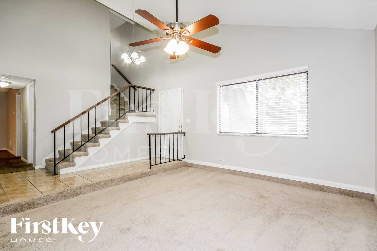 3702 Greenford St - Photo 4 of 18