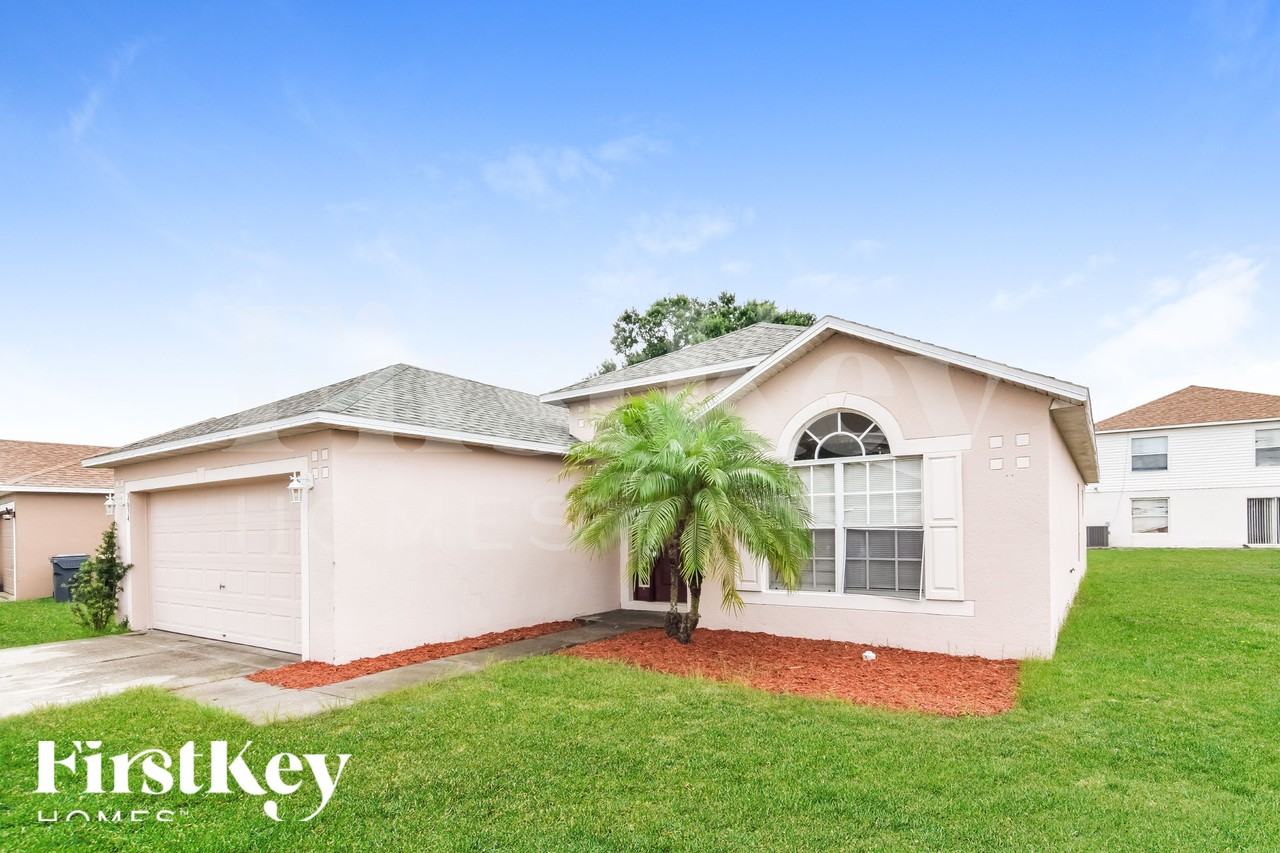 3634 Queens Cove Blvd - Photo 3 of 19