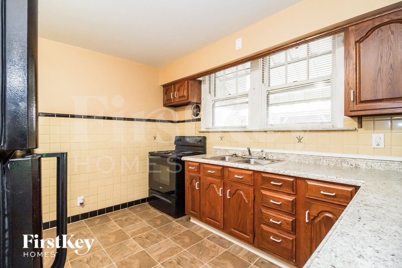 3414 Corrine Ave - Photo 7 of 18