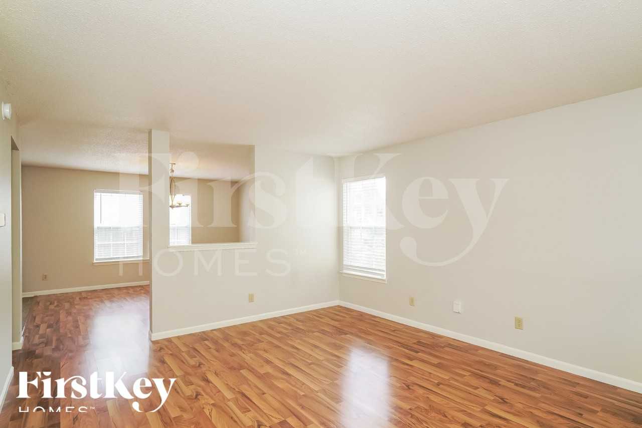 339 Winterset Way - Photo 2 of 18