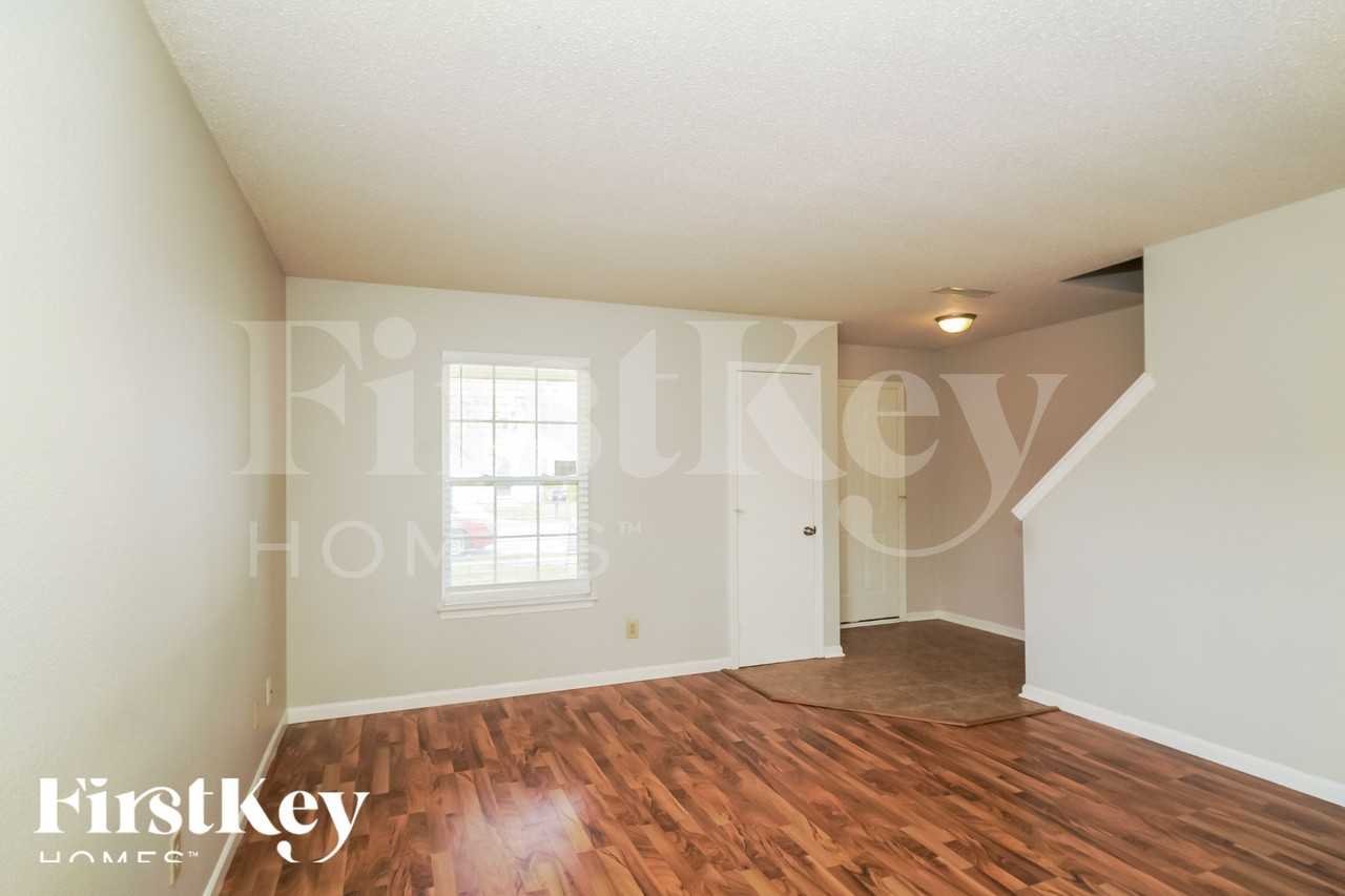 339 Winterset Way - Photo 4 of 18