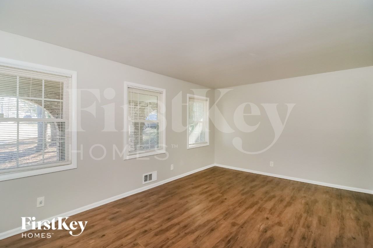 2364 Tiffany Cir - Photo 4 of 19