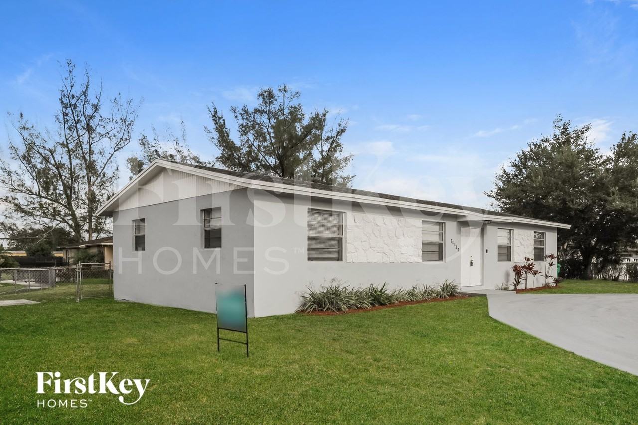 18931 Nw 33rd Pl - Photo 2 of 15