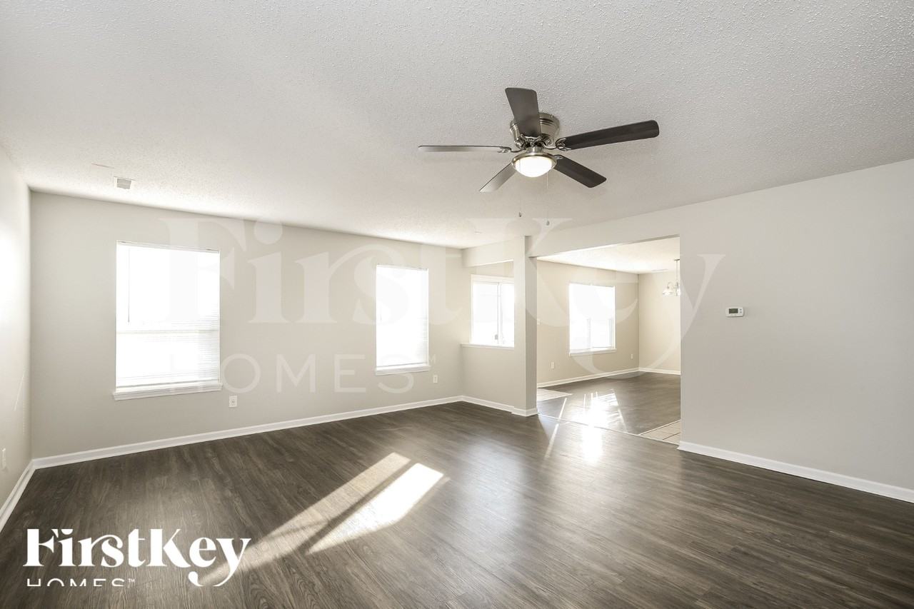 1451 Round Lake Rd - Photo 6 of 19