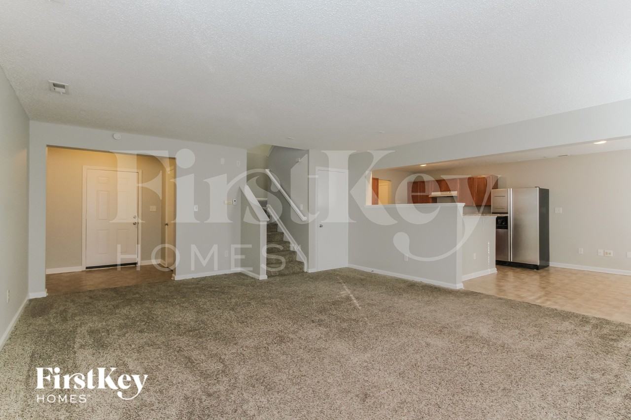 10423 Apple Creek Way - Photo 5 of 20