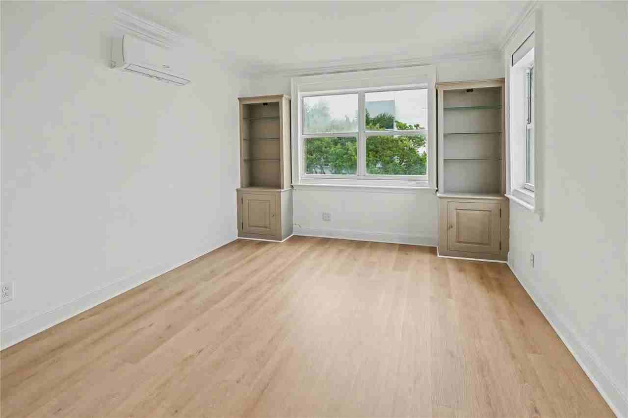 3000 Riomar St #406 - Photo 5 of 8