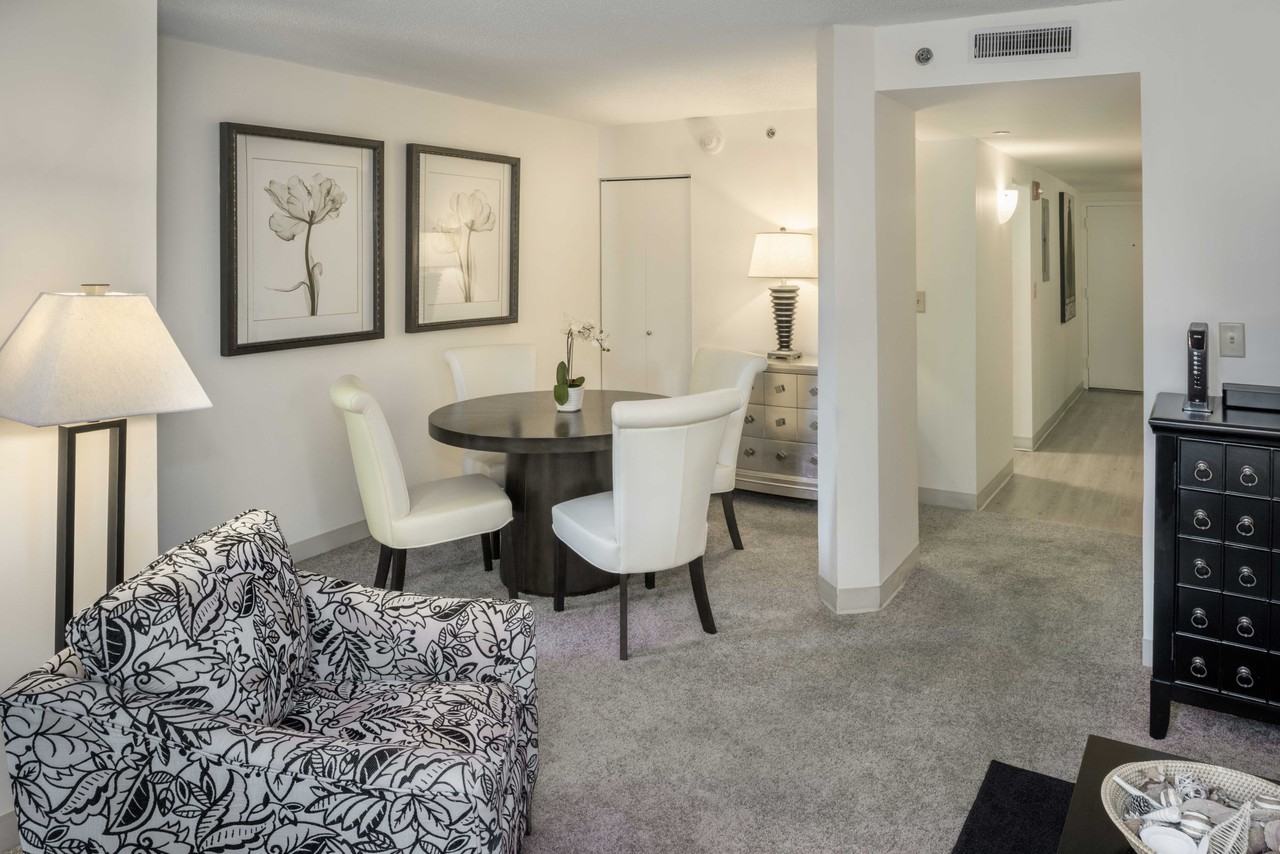 Huntington Ave - Photo 4 of 11