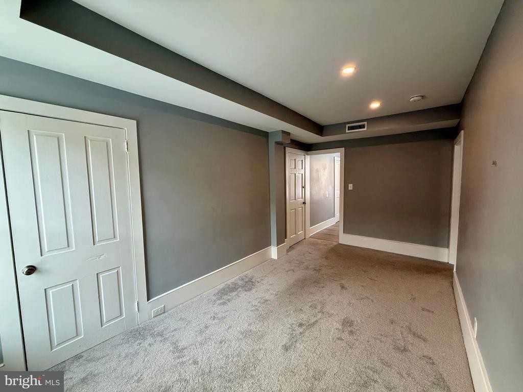 25 W State St - Photo 4 of 9