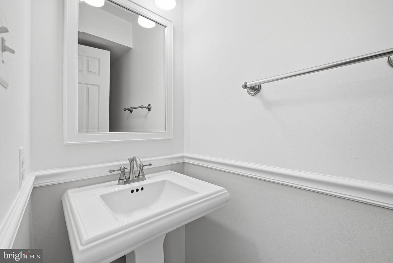 6701 Washington Blvd ##E - Photo 6 of 38