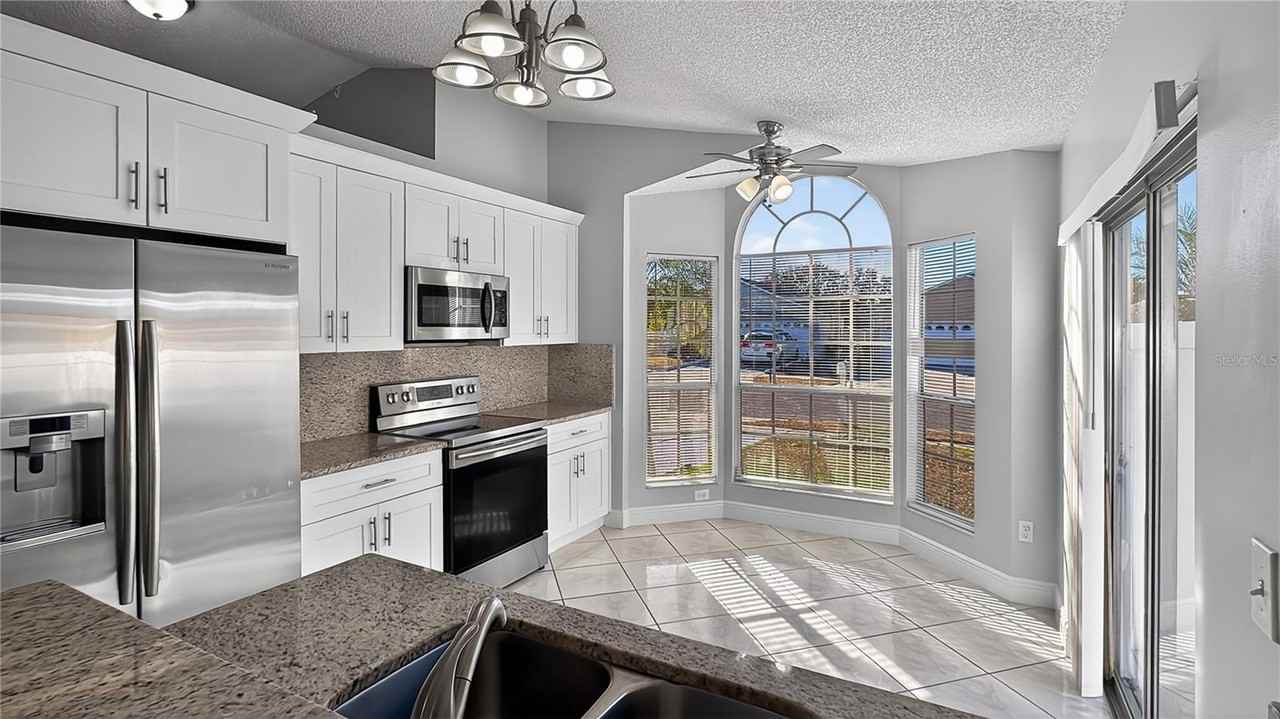 2905 Colleen Cir - Photo 5 of 38