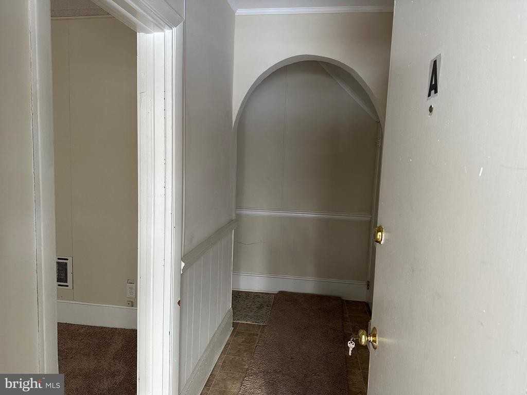 1605 Charles St - Photo 2 of 12