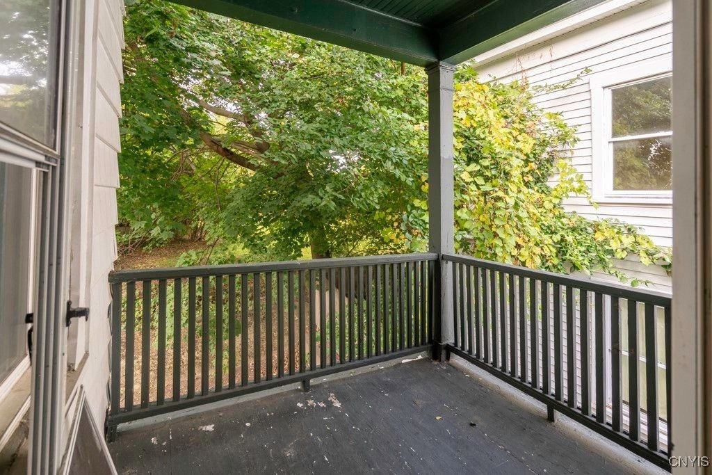 244 Lincoln Ave - Photo 2 of 10