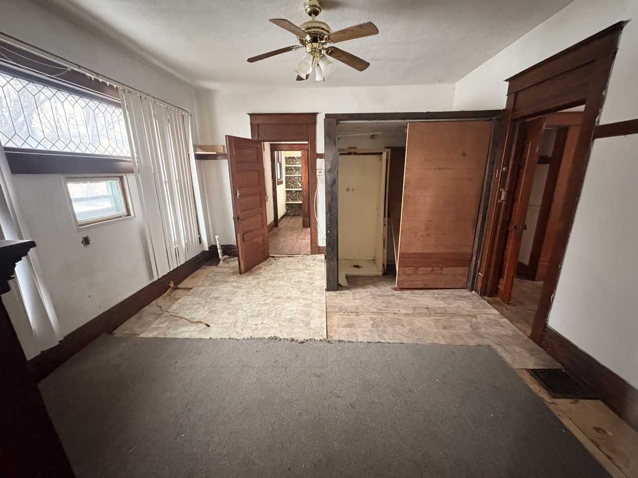 1045 N Monroe St - Photo 7 of 10