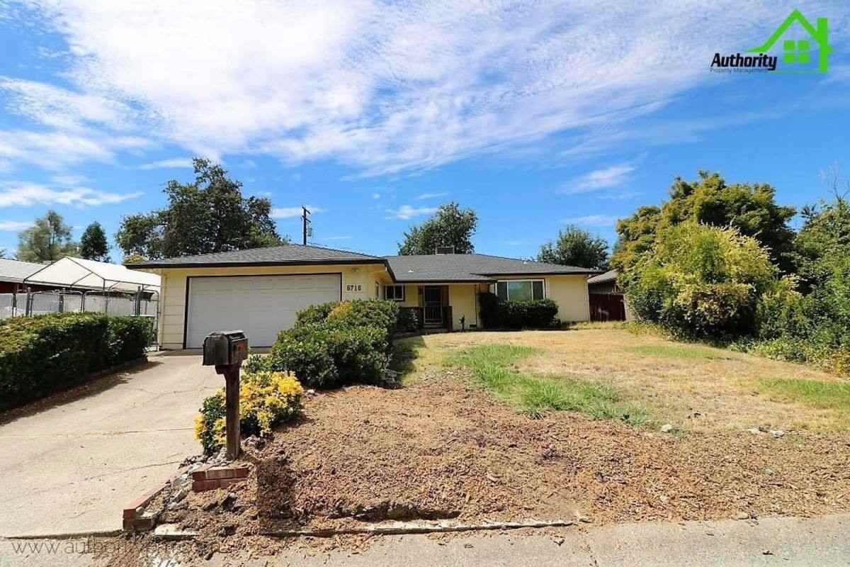 6716 Ferndale Dr - Photo 3 of 10