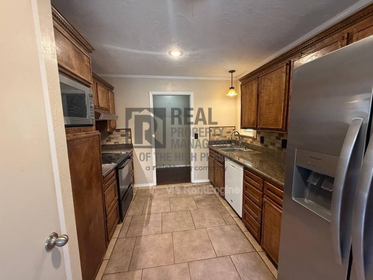 5133 Kirk Dr - Photo 2 of 10