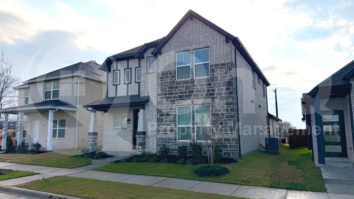 2032 Adriana Ave - Photo 3 of 10