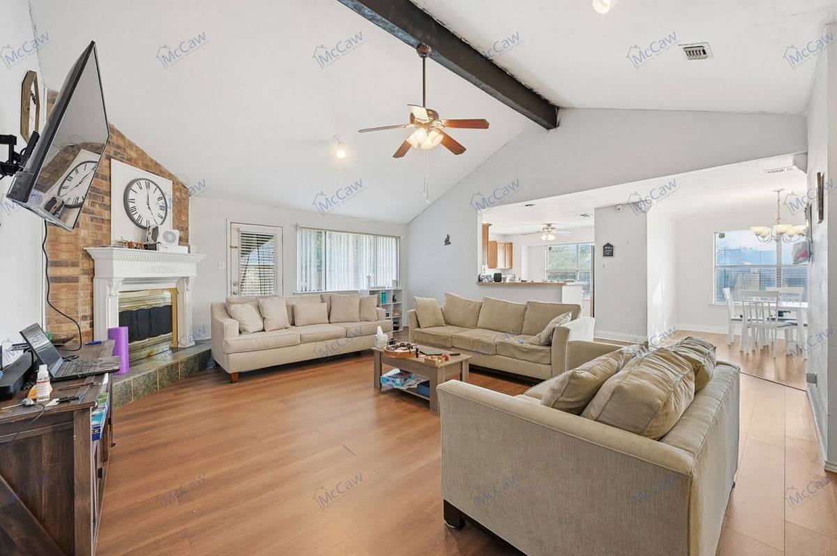 6408 Woodstream Trl - Photo 3 of 10