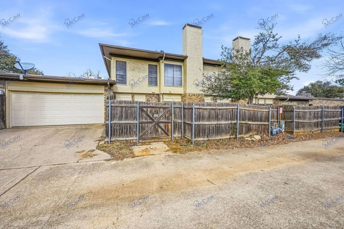 2024 Heatherbrook Dr - Photo 2 of 10