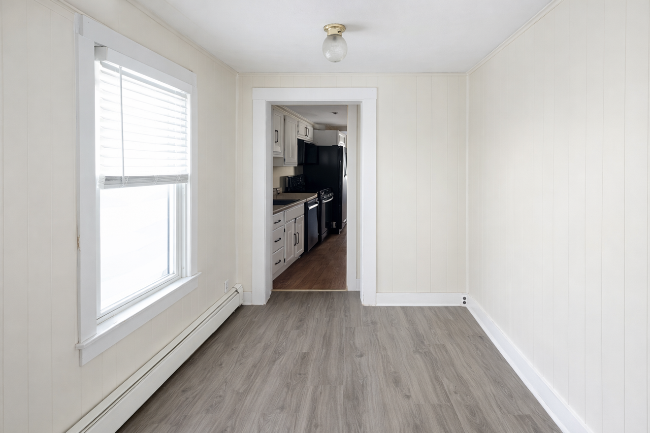 53 1/2 E Street Ext - Photo 2 of 18