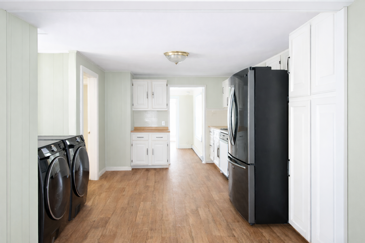 53 1/2 E Street Ext - Photo 5 of 18