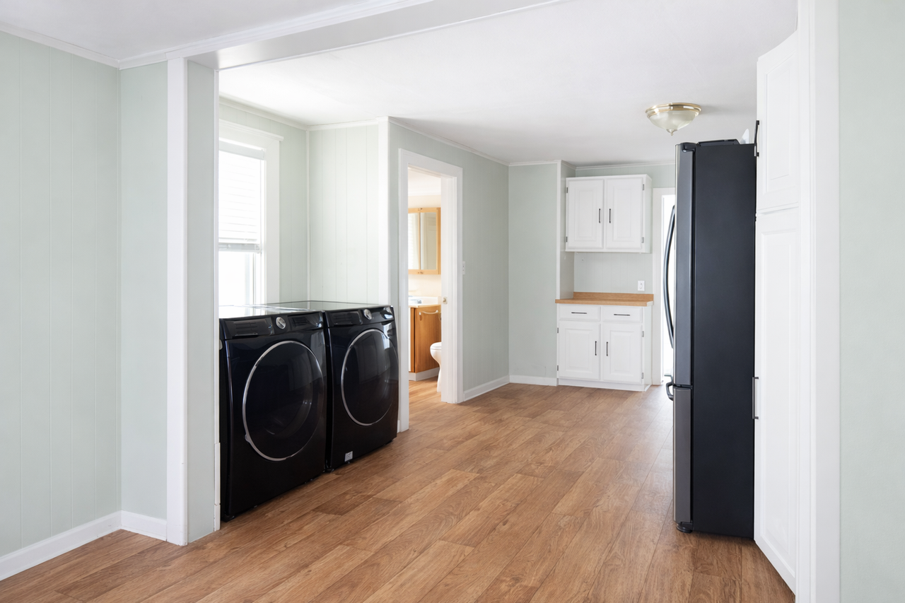 53 1/2 E Street Ext - Photo 6 of 18