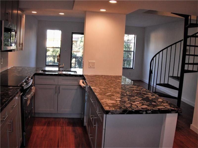 640 Tennis Club Dr ##306 - Photo 2 of 11