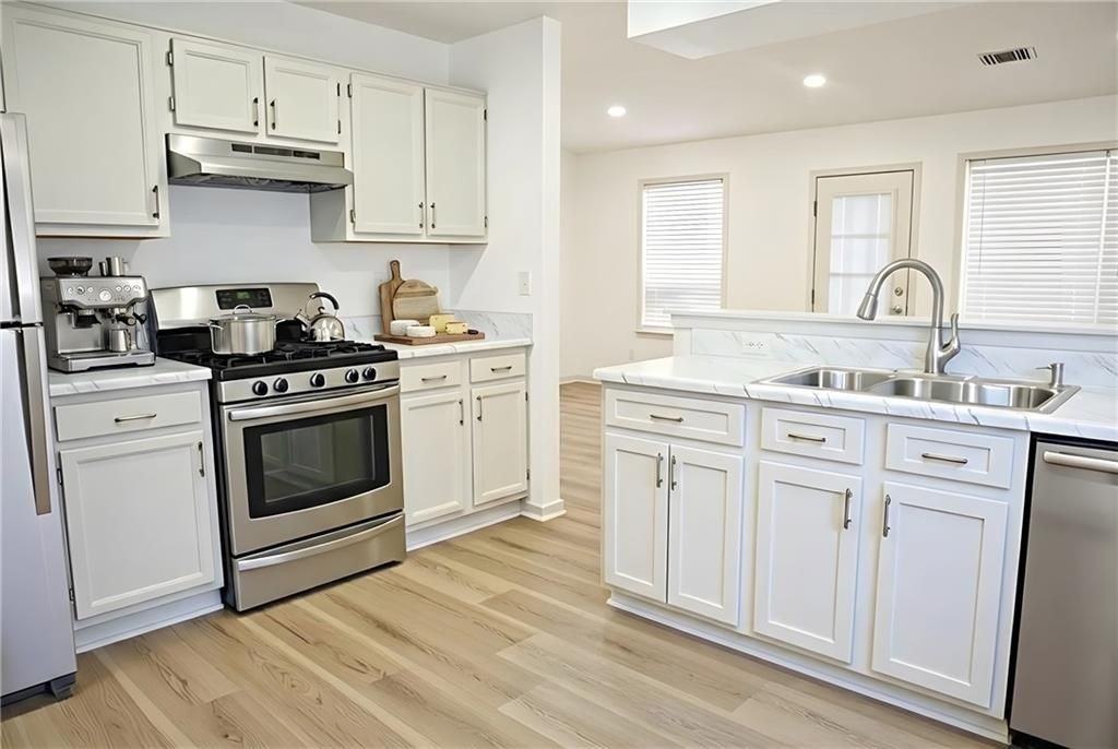 2250 Berkeley Creek Ct - Photo 7 of 13