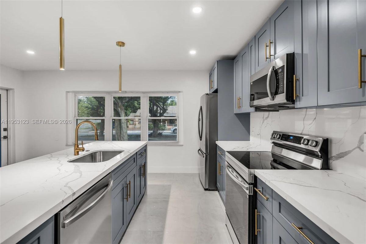 4802 Nw 11th Ave ##0 - Photo 3 of 3