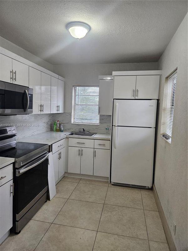 2952 Nw 5th Ave ##0 - Photo 3 of 3