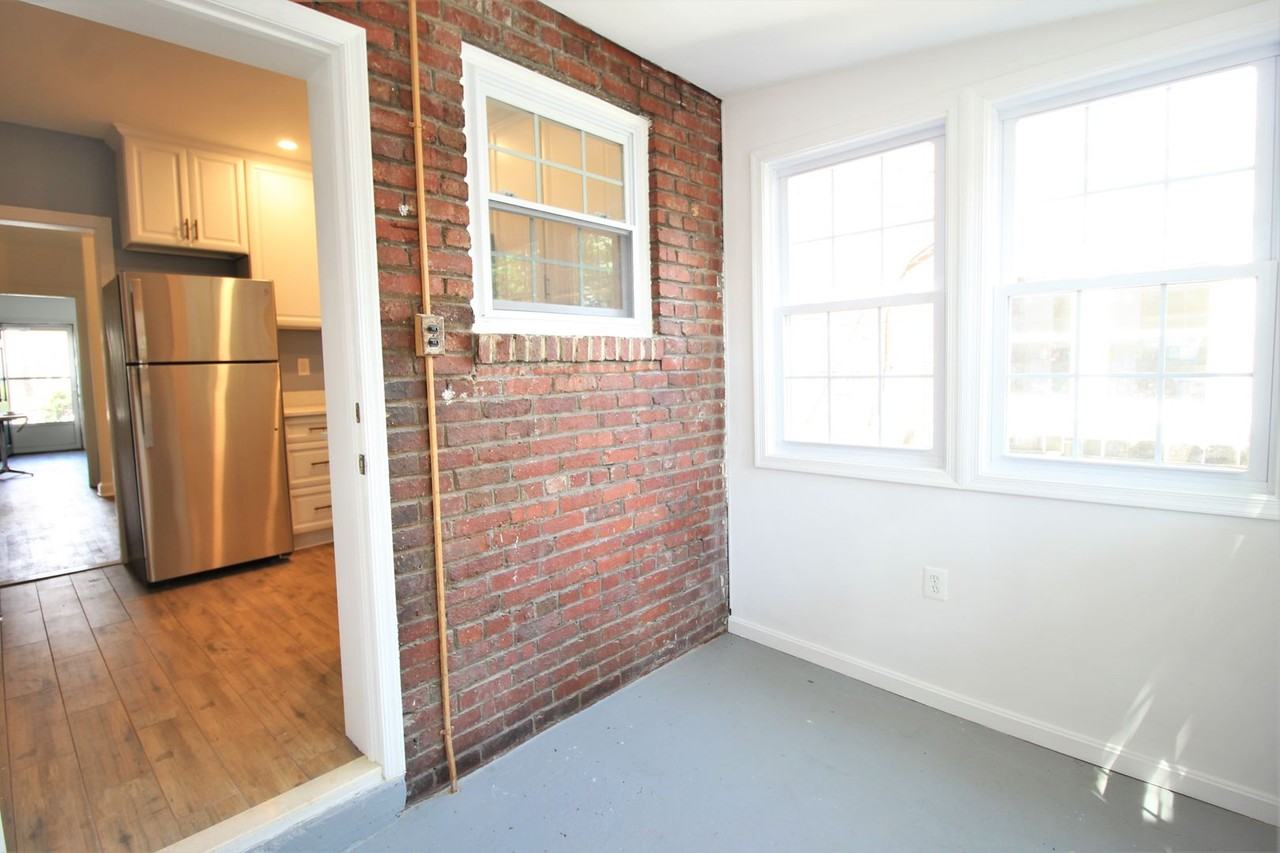 1220 Oronoco St - Photo 7 of 24