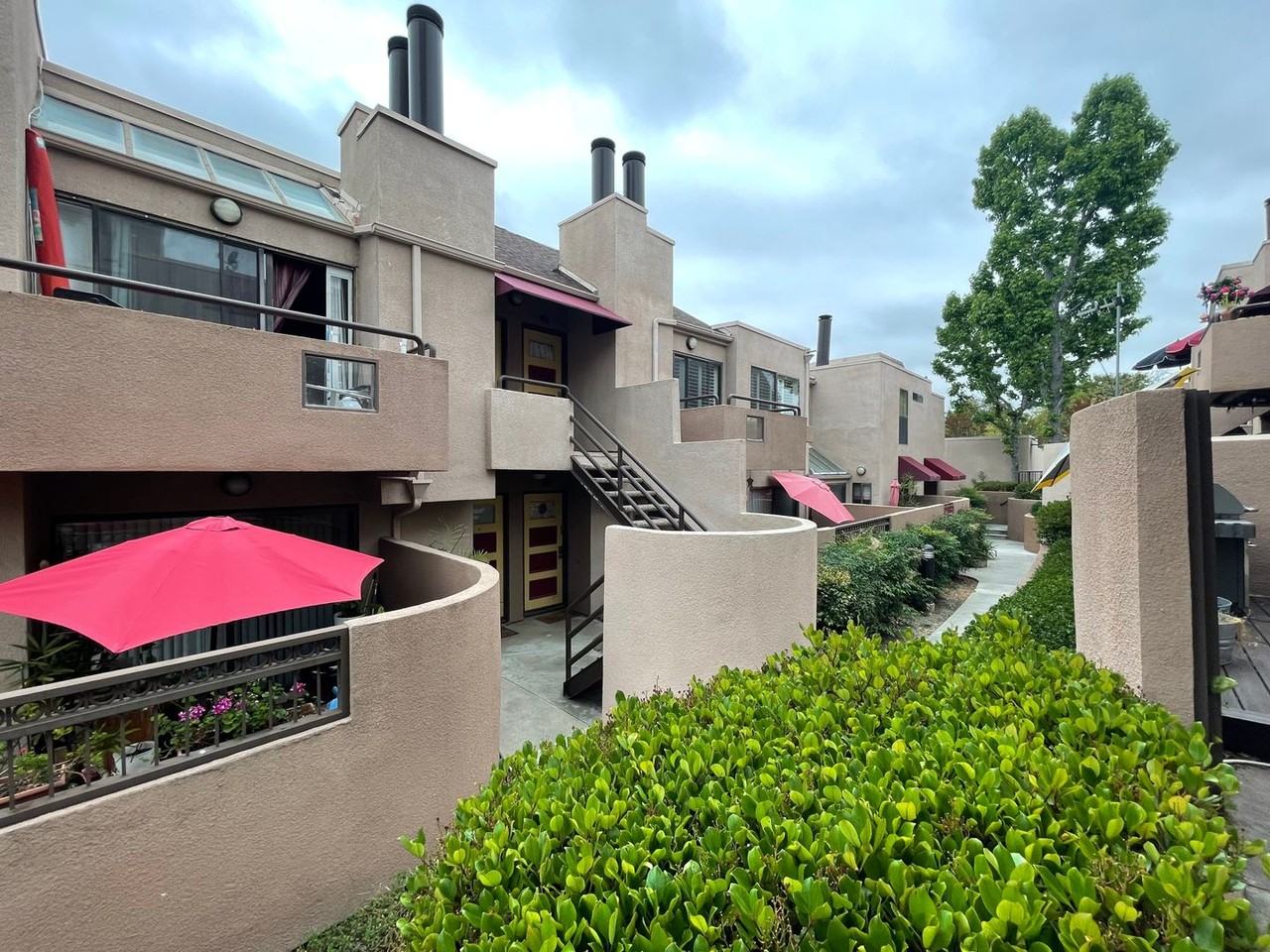 25761 Le Parc #52 - Photo 2 of 8