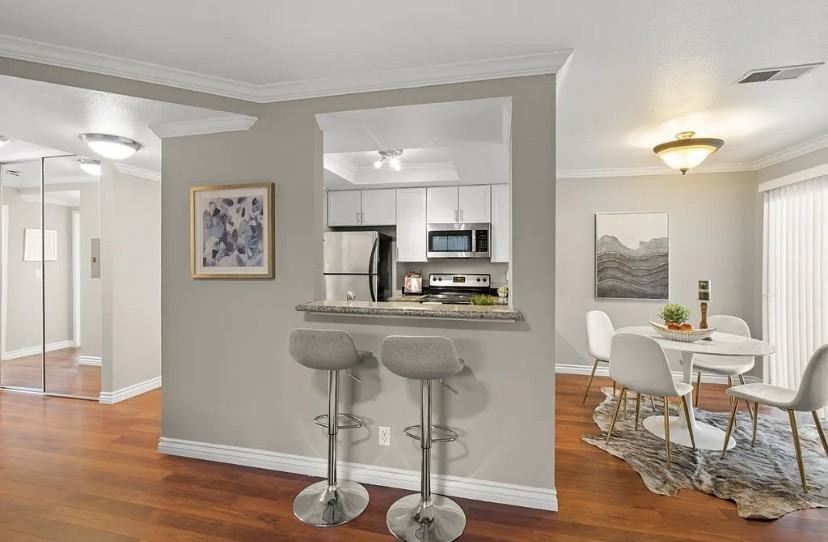 949 Fletcher Ln - Photo 6 of 16