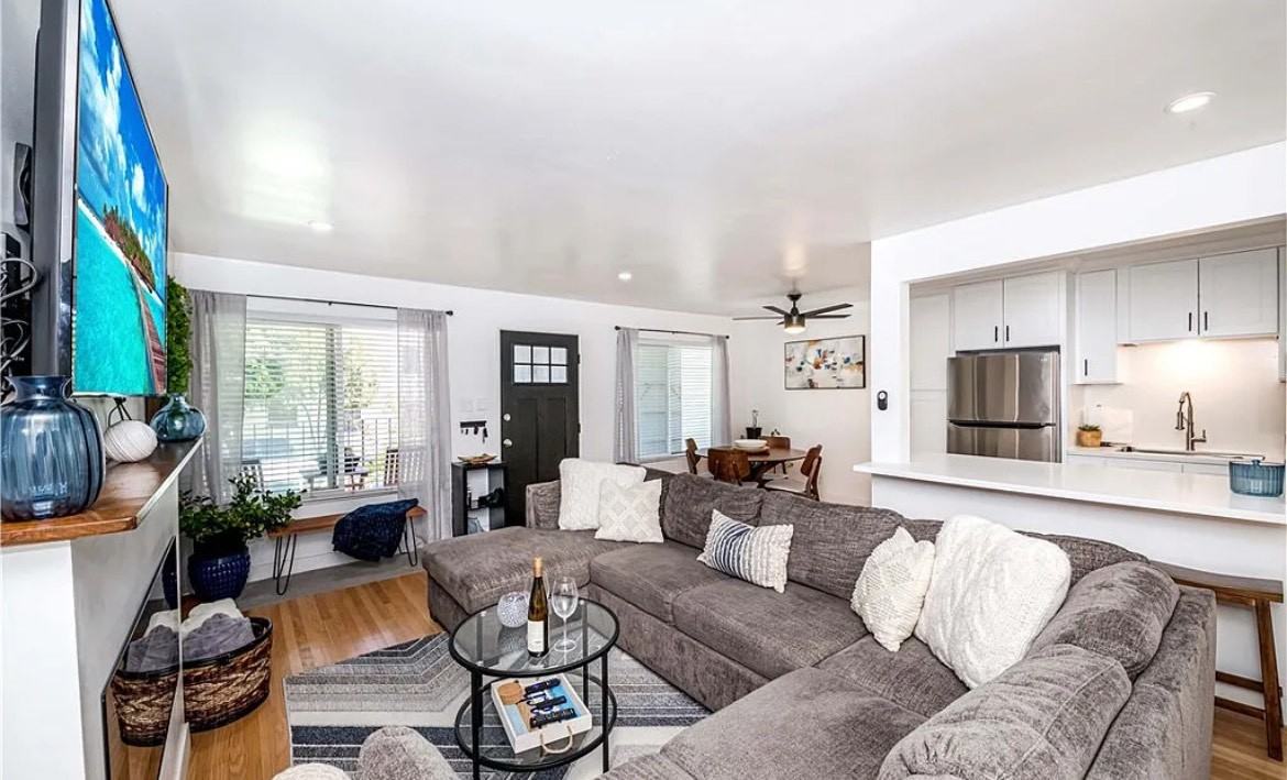 801 E 1St St - Photo 2 of 20