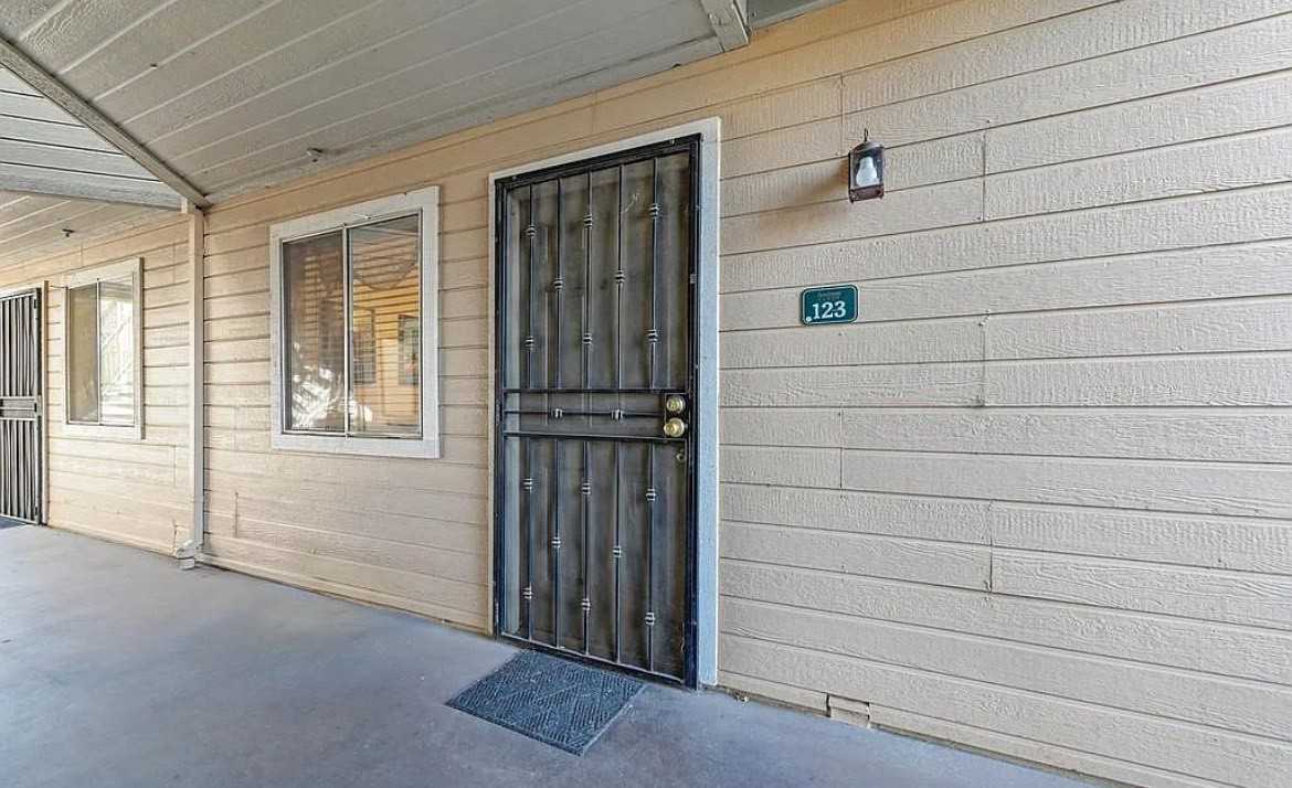 1019 Dornajo Way - Photo 2 of 19