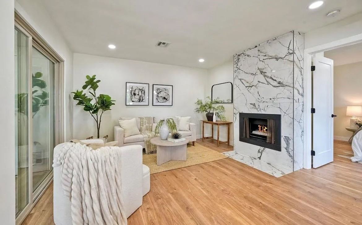 10718 Dabney Dr - Photo 3 of 17