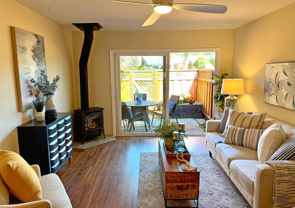 1863 Halterman Ave - Photo 2 of 17