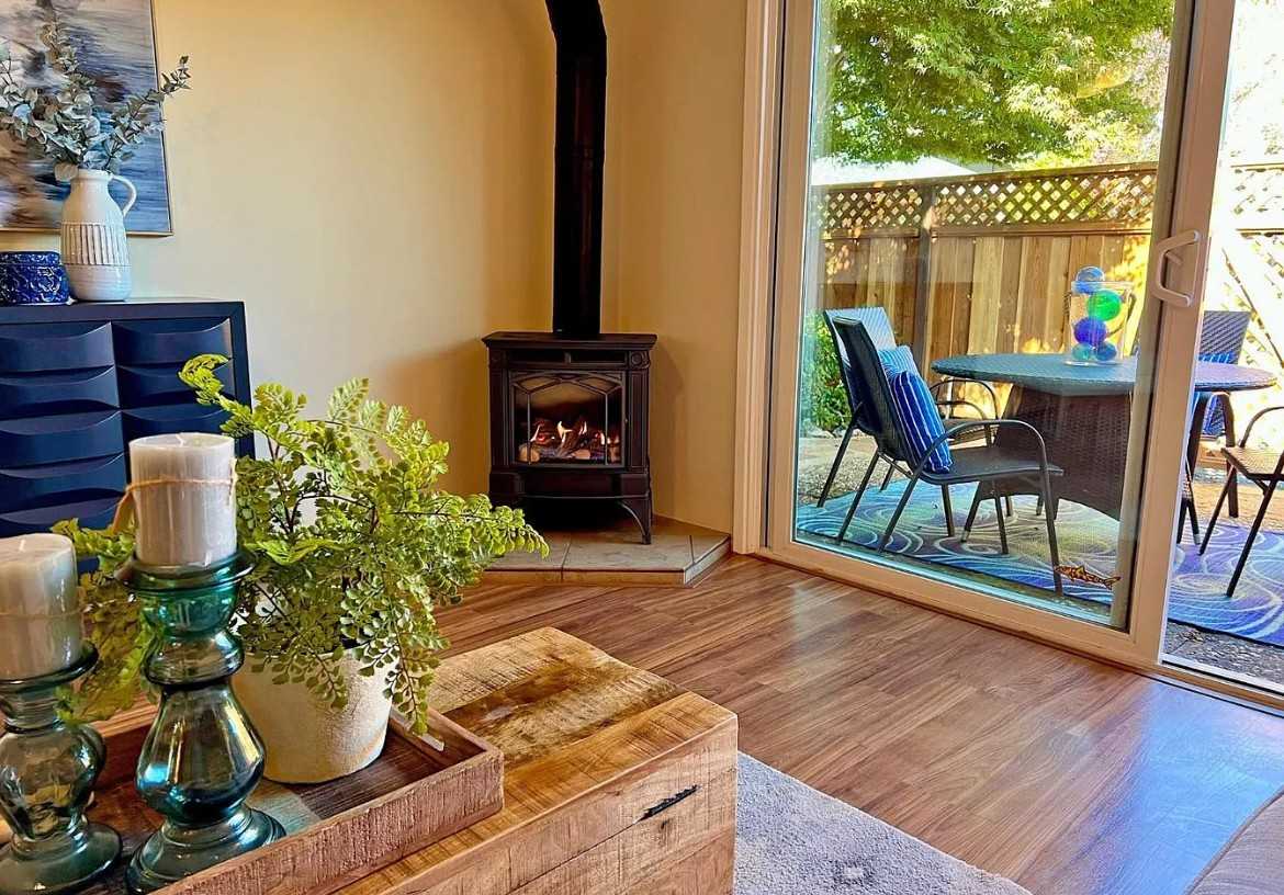 1863 Halterman Ave - Photo 3 of 17