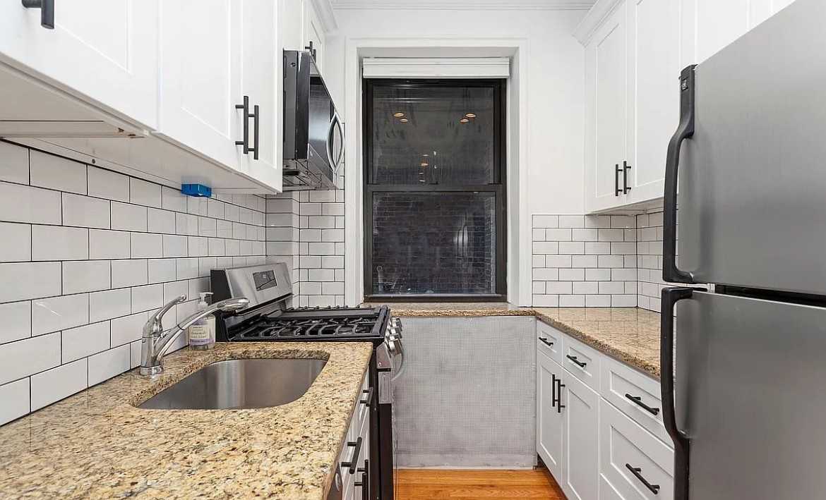 3636 Greystone Ave - Photo 6 of 17