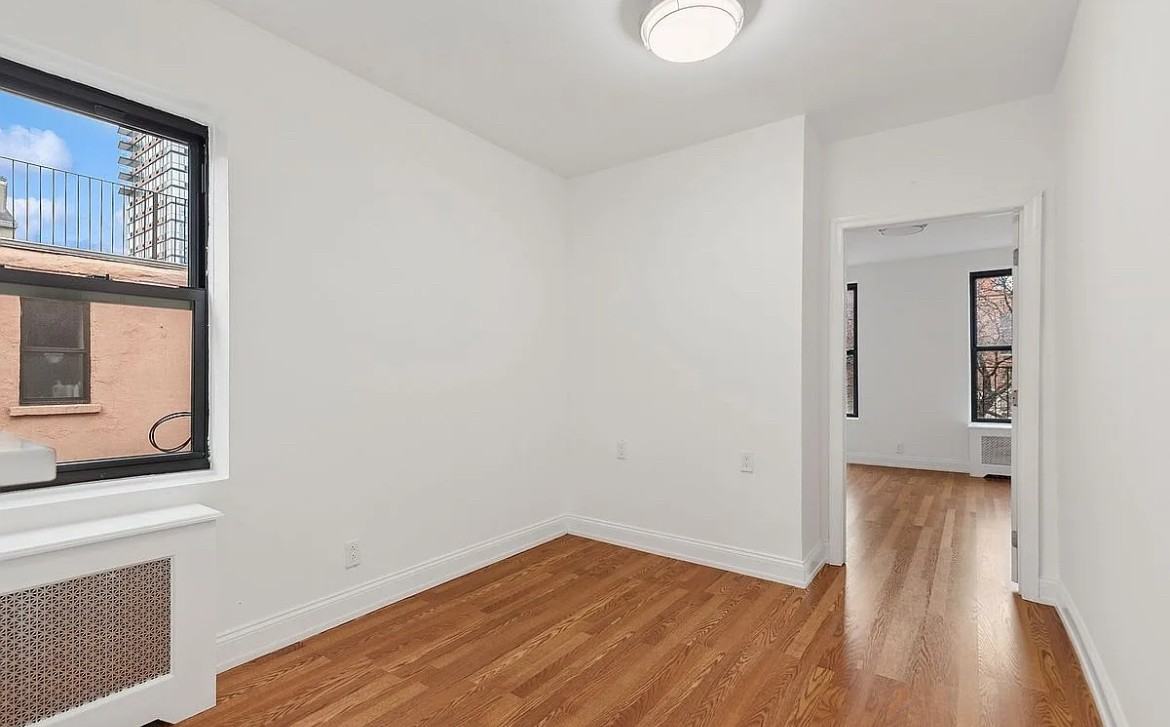 464 W 51St St - Photo 3 of 14