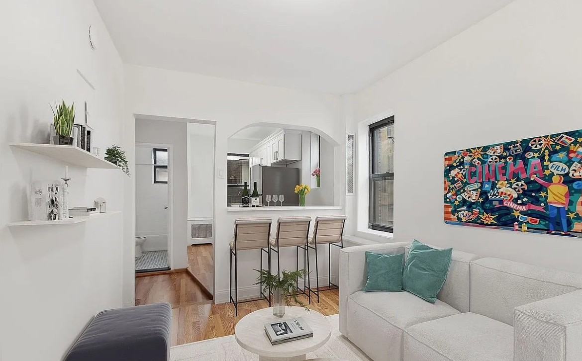 464 W 51St St - Photo 4 of 14