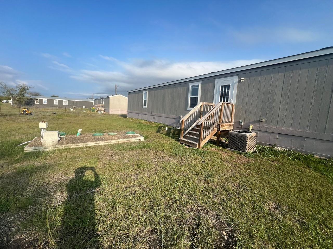 215 Greenfield Rd - Photo 2 of 8